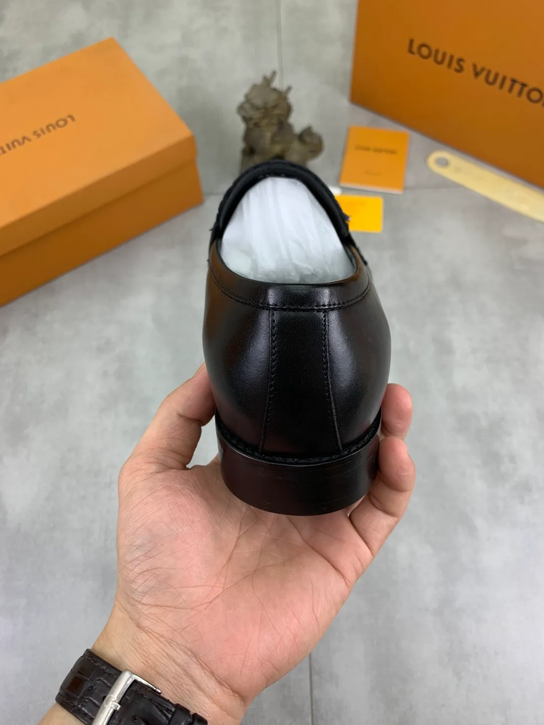Men's Men's Shoes 💰P420 [New Style] 💰Yangli💎💎💎[Louis Vuitton] LV high-end men's formal business leather shoes, original order 1:1! Original imported calfskin, original metal buckle, imported sheepskin lining for feet, original outsole, men's shoe size: 39-45 (38.46 customized) black optional